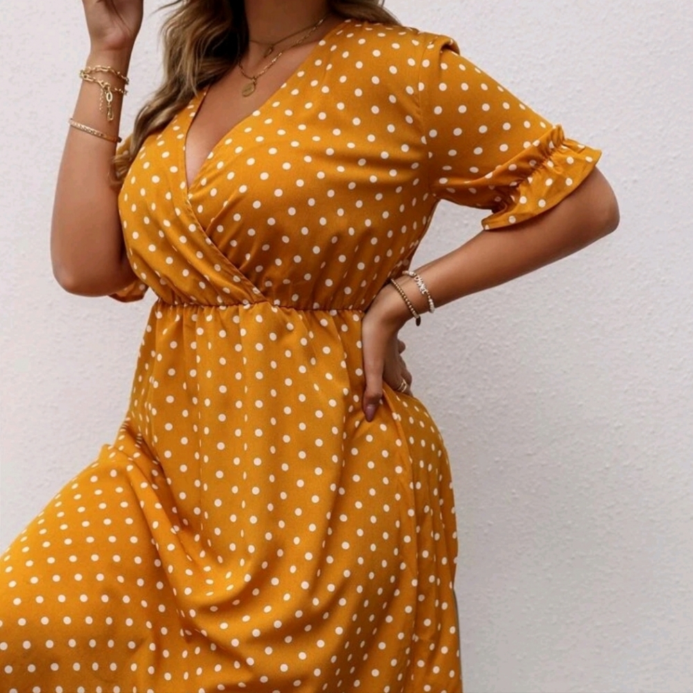 BRAND NEW Shein Mustard Colored Polka Dot Dress, Plus Size 4X (20).